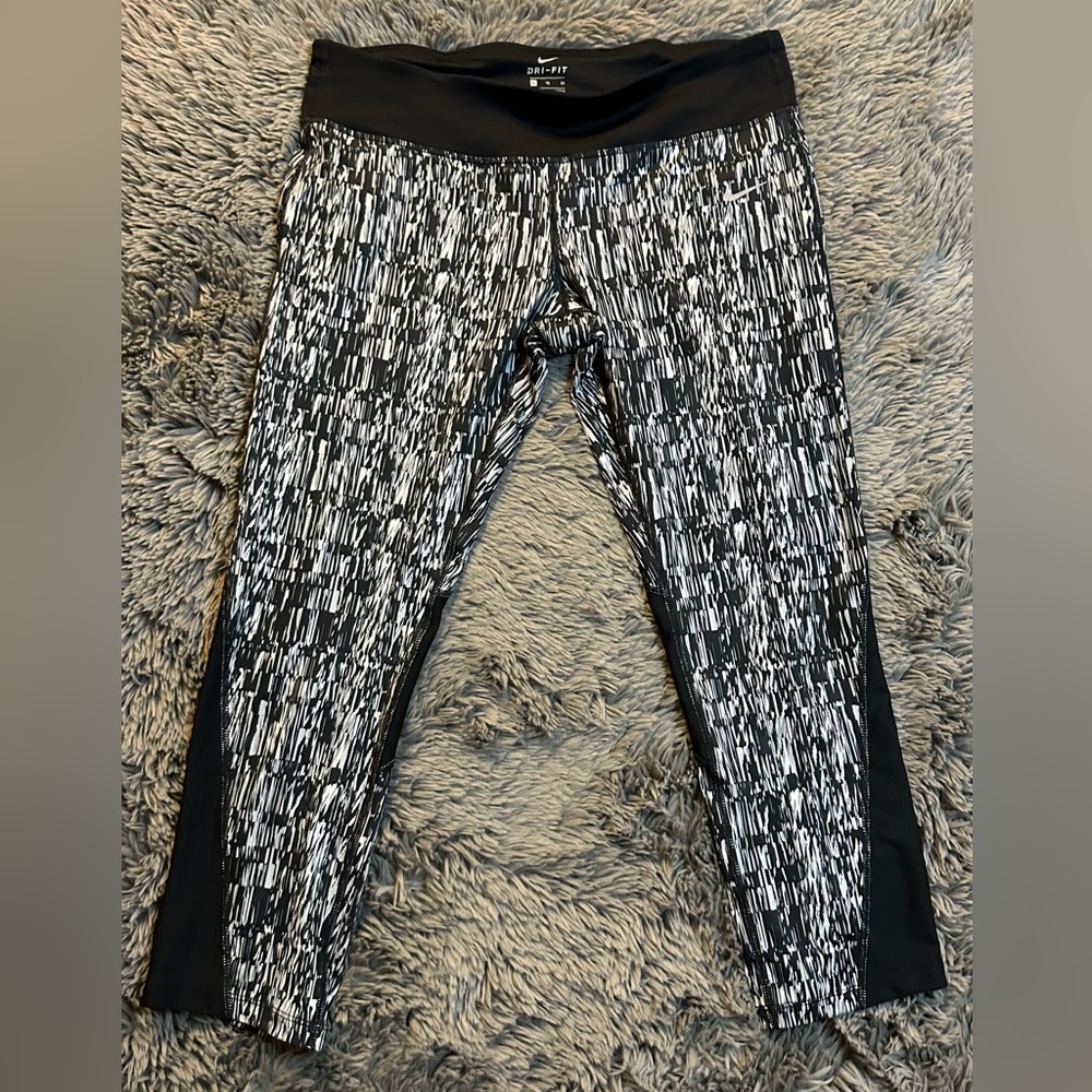 Nike Black and White Patterned Leggings